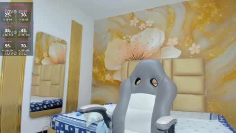 Naomi online show from February 21, 8:45 pm