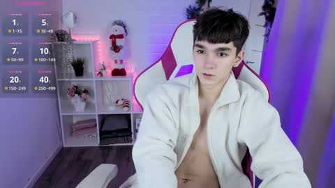 yamitwink online show from December 19, 9:32 pm