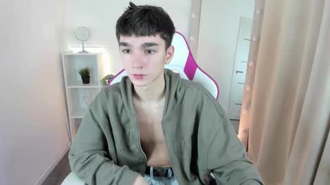 yamitwink online show from November 16, 5:42 am