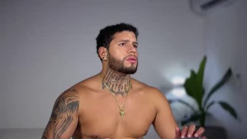 Snapshot of yamp_bigcock chatting on October 23, 12:23 am yamp sambrano online show from October 23, 12:23 am