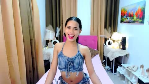 Snapshot of yanna_faulkerson chatting on October 13, 11:34 am Yanna online show from October 13, 11:34 am