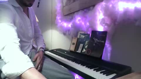 yannsolo8106 online show from October 27, 5:46 pm