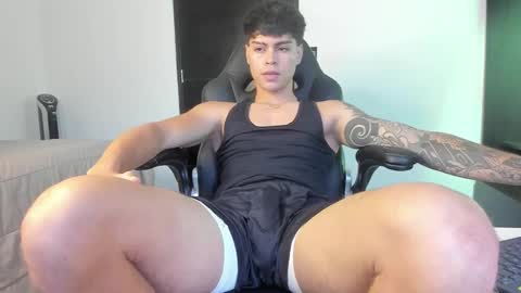 Snapshot of yanpaul83 chatting on October 10, 9:41 pm yanpaul83 online show from October 10, 9:41 pm