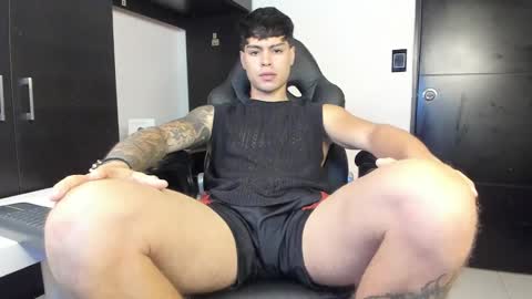 Snapshot of yanpaul83 chatting on October 4, 12:30 am yanpaul83 online show from October 4, 12:30 am