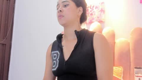 yara10_ online show from April 30, 5:40 pm