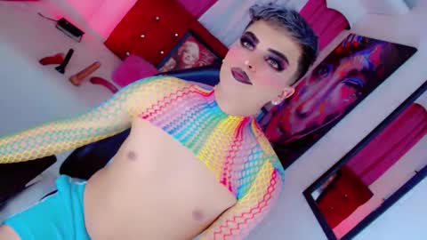 yarethrousss online show from October 26, 7:09 am