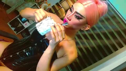 miss yasii online show from July 21, 12:40 pm