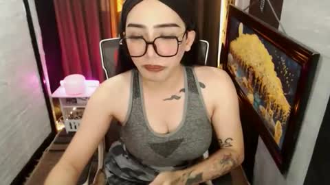 yassiered online show from April 20, 9:01 am