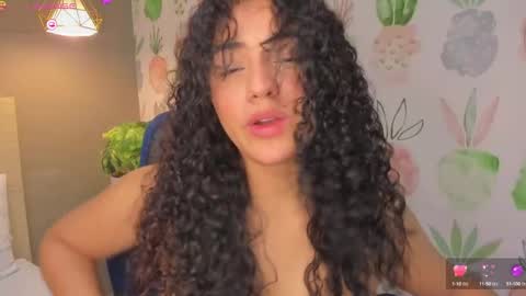 Snapshot of yaya23x chatting on October 7, 2:24 pm yaya23x online show from October 7, 2:24 pm