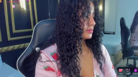 Snapshot of yaya23x chatting on September 19, 2:10 pm yaya23x online show from September 19, 2:10 pm