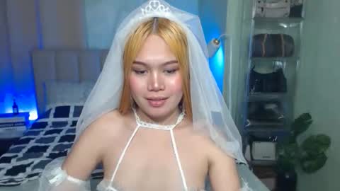 Snapshot of yazmin_shines chatting on October 5, 2:09 am Yazzi online show from October 5, 2:09 am