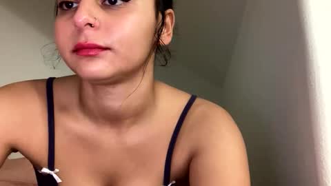 yazzydeleon online show from November 11, 8:38 am