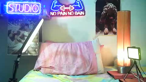 yeisoncastellanos1999 online show from September 24, 12:39 am