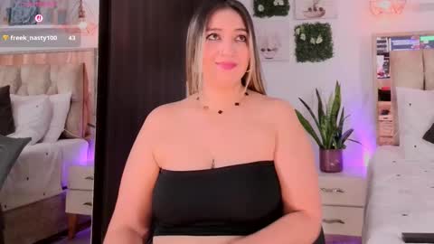 yellow_lily online show from February 24, 4:54 pm