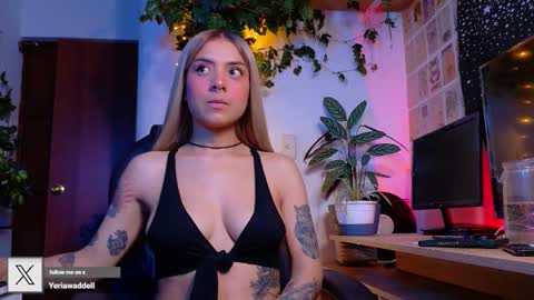 yeriawaddell  online show from November 14, 9:49 pm