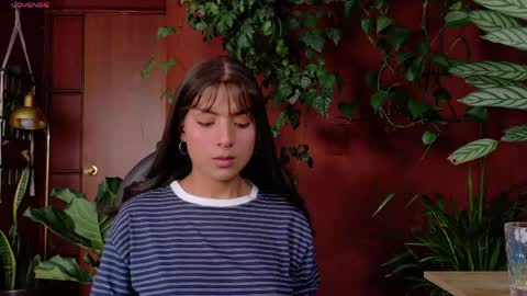 yeriawaddell  online show from June 2, 10:23 pm