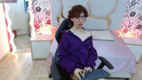  Yessy  online show from September 27, 8:28 pm