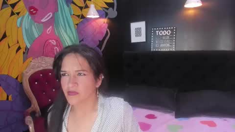 Yeymy Rouse online show from October 29, 4:14 am