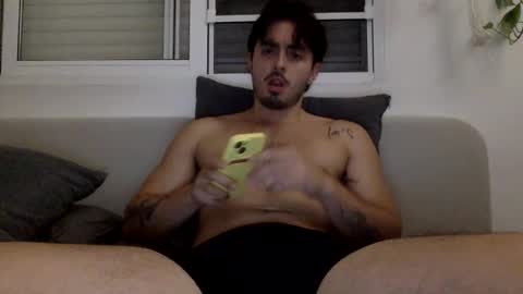 Snapshot of yngspaniard chatting on October 3, 6:16 pm yngspaniard online show from October 3, 6:16 pm