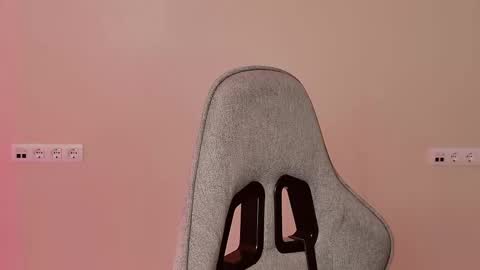 yoka_paradoxxx online show from February 4, 9:35 am