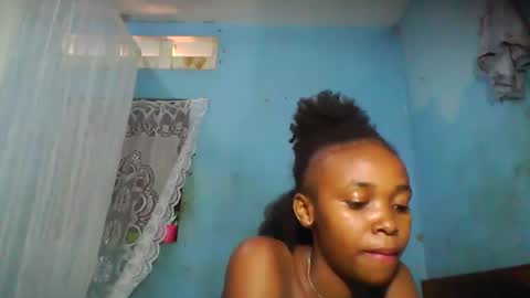 yolandrina90 online show from October 20, 11:37 am