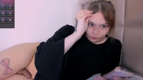 yomoyoo online show from February 8, 8:45 pm