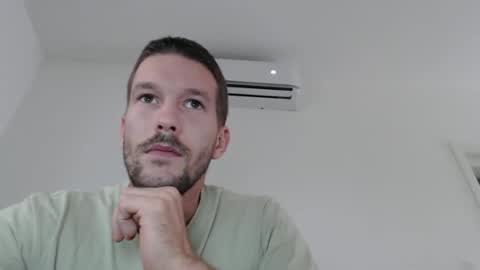 Snapshot of yone23 chatting on October 5, 11:18 am yone23 online show from October 5, 11:18 am