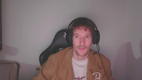 Snapshot of yone23 chatting on December 6, 10:46 pm yone23 online show from December 6, 10:46 pm