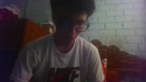 yori009 online show from May 17, 7:23 pm