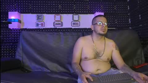 dulceandyors online show from February 18, 1:21 am