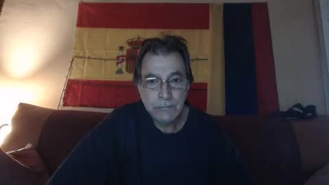 yosep online show from November 1, 9:30 am