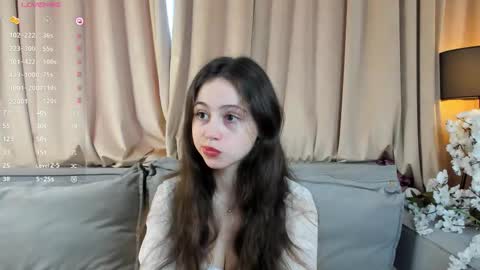 Elizabeth brunette -- Darline blonde  online show from November 14, 9:00 am