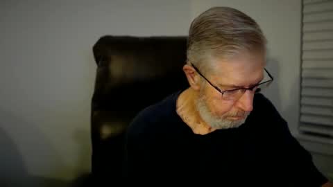 Colorado Guy Straight online show from October 18, 3:33 am