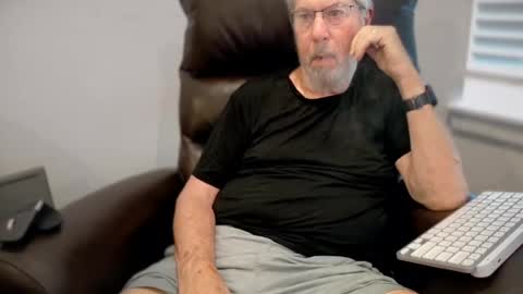 Colorado Guy Straight online show from July 1, 1:09 pm
