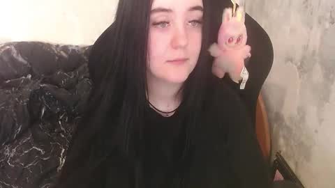 your_8a8y online show from March 12, 4:49 am