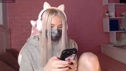 Barbie online show from February 8, 8:10 pm