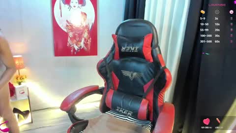Snapshot of your_dreamasian chatting on January 19, 10:17 pm YourSeductiveWife online show from January 19, 10:17 pm
