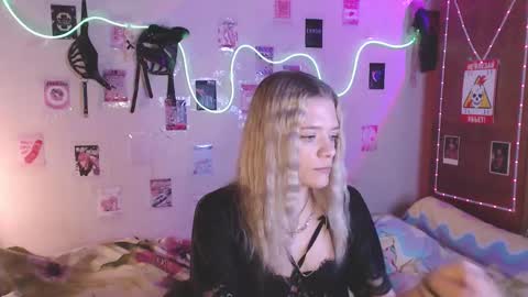 Snapshot of your_horny_friends chatting on October 3, 3:53 pm Your Horny Friends online show from October 3, 3:53 pm