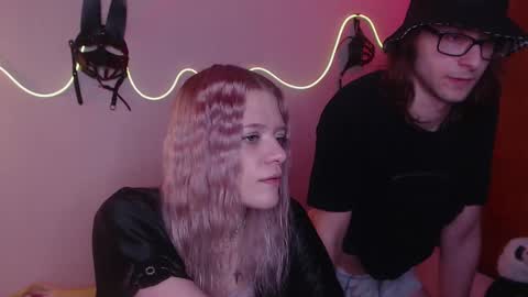 Snapshot of your_horny_friends chatting on March 12, 3:18 pm Your Horny Friends online show from March 12, 3:18 pm