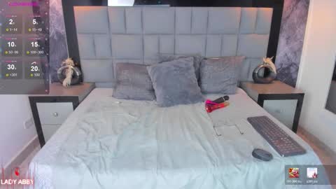 your_lady_milf online show from March 7, 7:14 pm