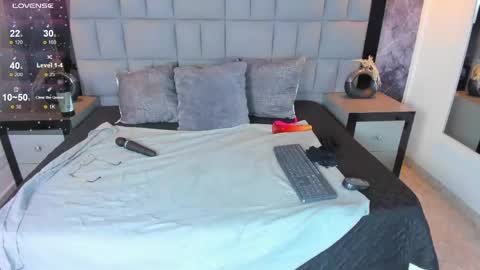 your_lady_milf online show from May 21, 6:58 pm