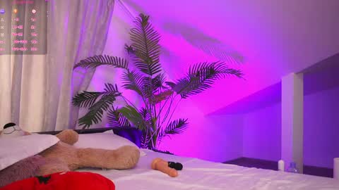 TenderSin online show from April 8, 4:48 am