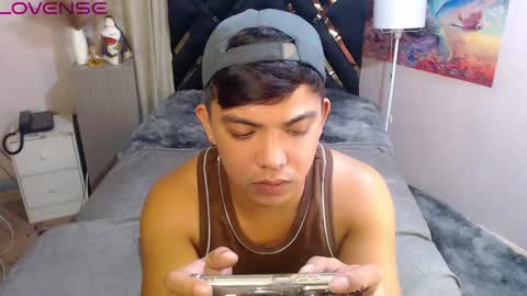 Snapshot of yourasian_bradley chatting on October 10, 7:47 am yourasian_bradley online show from October 10, 7:47 am