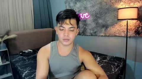 Snapshot of yourasian_bradley chatting on September 28, 1:53 pm yourasian_bradley online show from September 28, 1:53 pm
