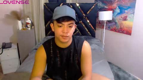 Snapshot of yourasian_bradley chatting on October 11, 8:19 am yourasian_bradley online show from October 11, 8:19 am