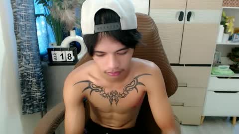 yourasian_eric online show from March 17, 11:54 pm