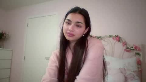 yourbella37 online show from May 15, 7:54 pm