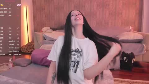 Mary online show from March 10, 7:55 am