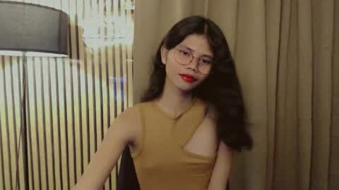 Snapshot of yourfavoratevivian chatting on October 27, 12:16 pm Vivian online show from October 27, 12:16 pm