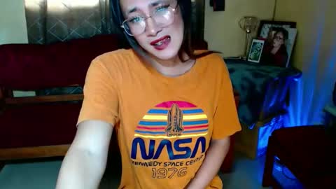 ZOE KHATE online show from December 4, 10:53 pm